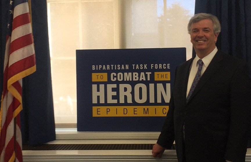 The fact that 80% of those who try heroin start with prescription pain killers (four out of five!) was key when P. Conlan briefed the Bipartisan Heroin Task Force this morning in Washington, D.C. Learn more about related policy recommendations ora.cl/3W6Dw