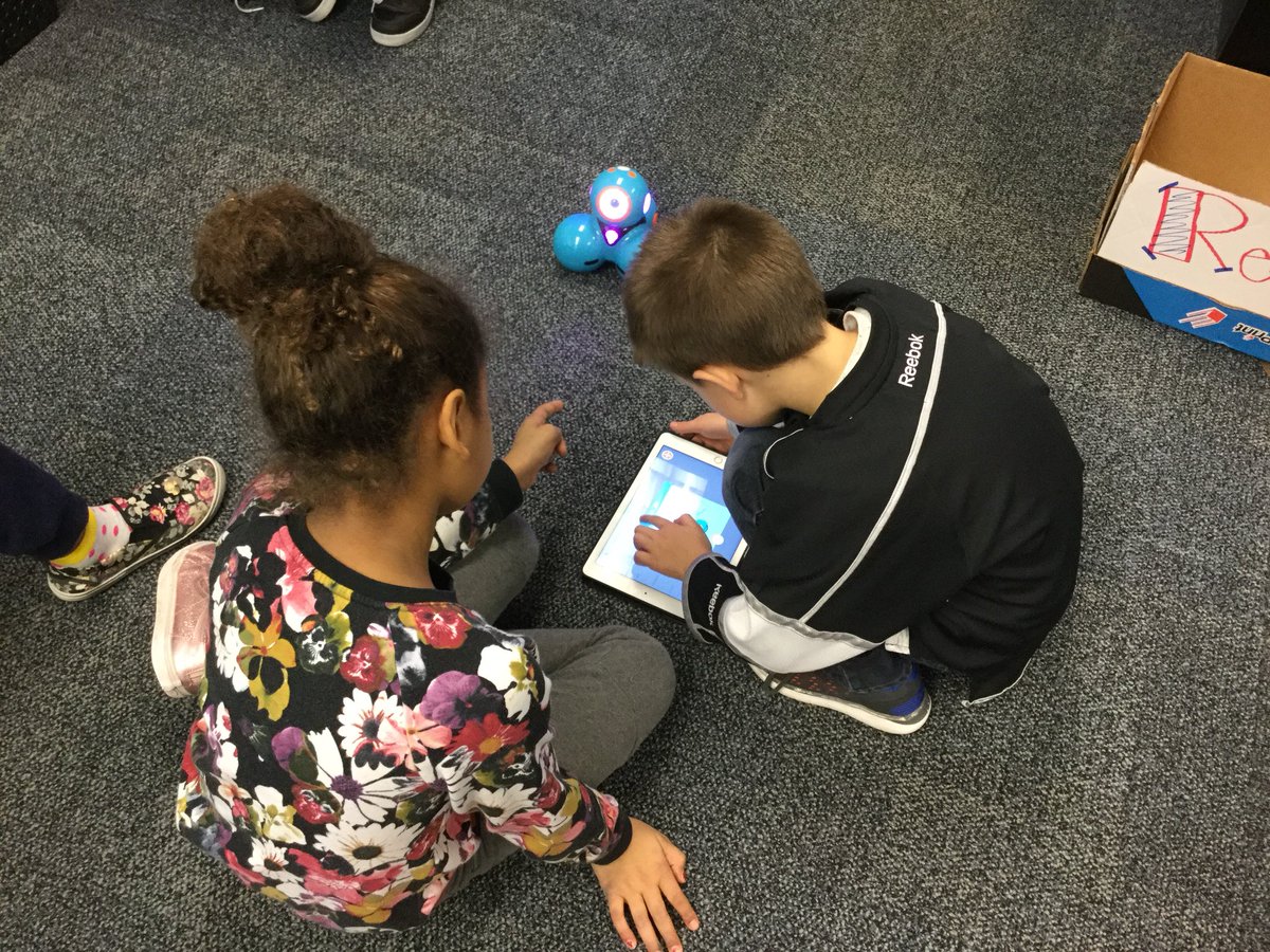 ote_echols's tweet photo. Loving the problem solving and students teaching students going on today with Dash!#oteconnect #BVHourofCode @OTECougars @BlueValleyTech https://t.co/5lvuaOLOq4