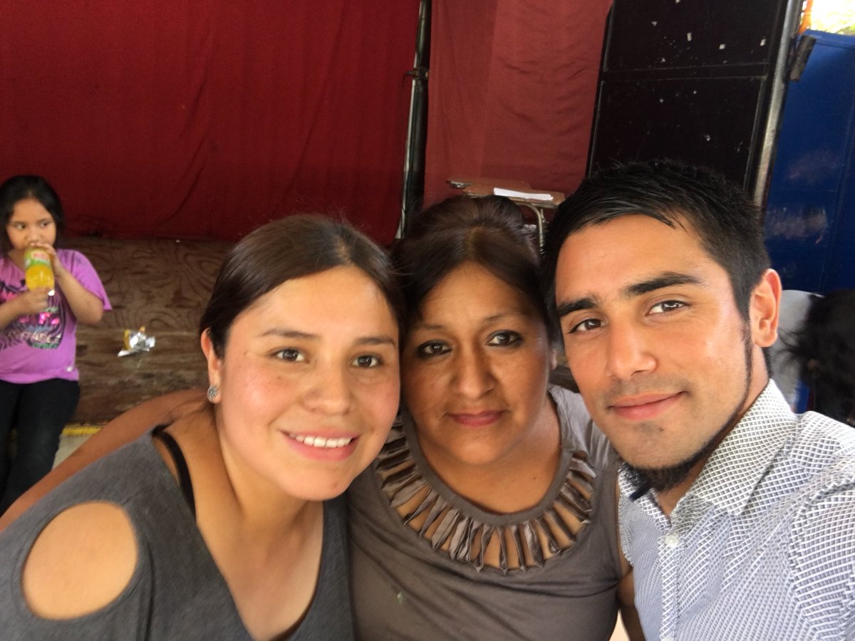 ManuelJaraV's tweet photo. Agradecido de poder entregar un pequeño reconocimiento a los mejores rendimientos académicos del año 2017 en la Escuela Cornelia Olivares. Fomentemos la educación en nuestros niños y jóvenes para avanzar como país, la educación es un derecho social. #ChileMejor https://t.co/KOjBK045T0