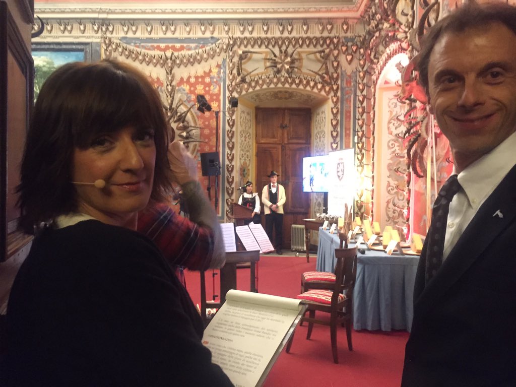 vdaufficiale's tweet photo. Il dietro le quinte del #ConcorsoFontina: un lavoro di squadra. Grazie a tutti! #modondor 2017 https://t.co/iNtPWDcQnQ