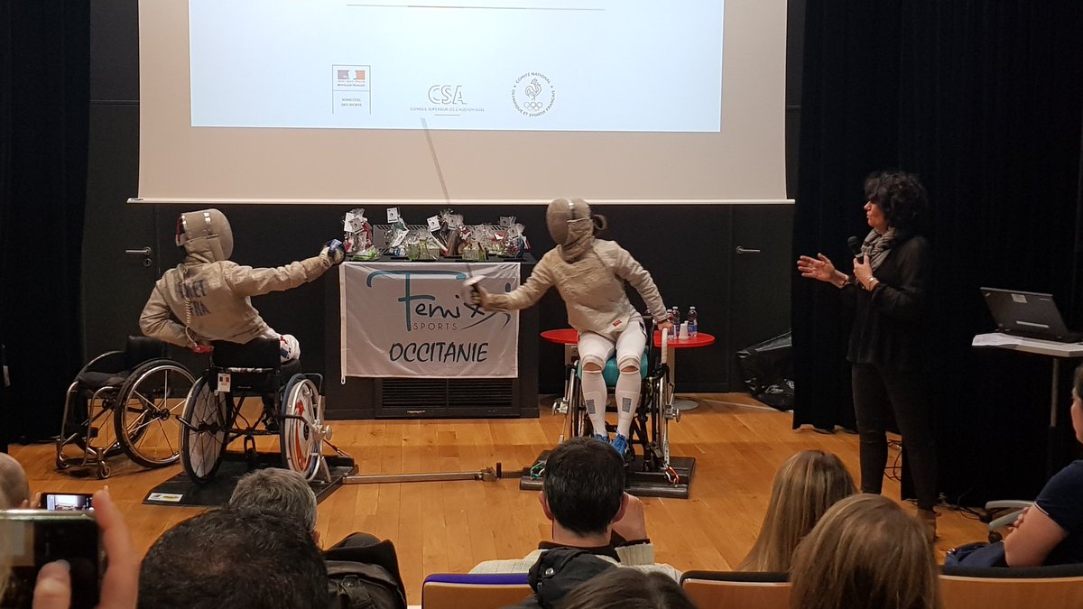 PolePeloteOcc's tweet photo. Démonstration de #Boxesavate #athlètes #shn Pôle @CREPSOccitanie et #Escrime fauteuil 👊👍 https://t.co/YOS8MwjAKO