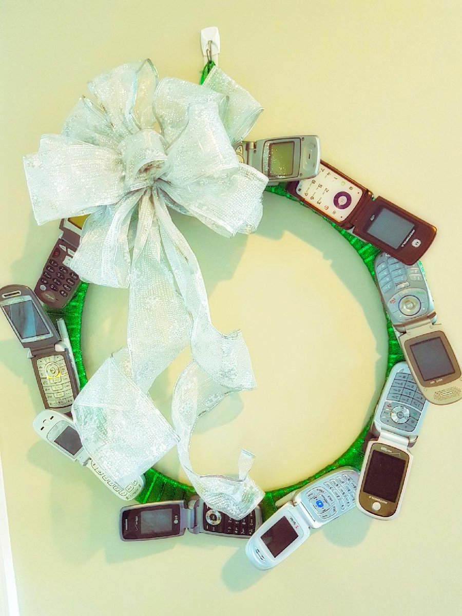 parabencorp's tweet photo. Here at Paraben, we believe "End of Life" to be a festive term when it comes to mobile devices! #DFIR #infosec #ediscovery #security #mobiledeviceforensics #christmas #forensics #wreaths https://t.co/MJ5OxMprI1