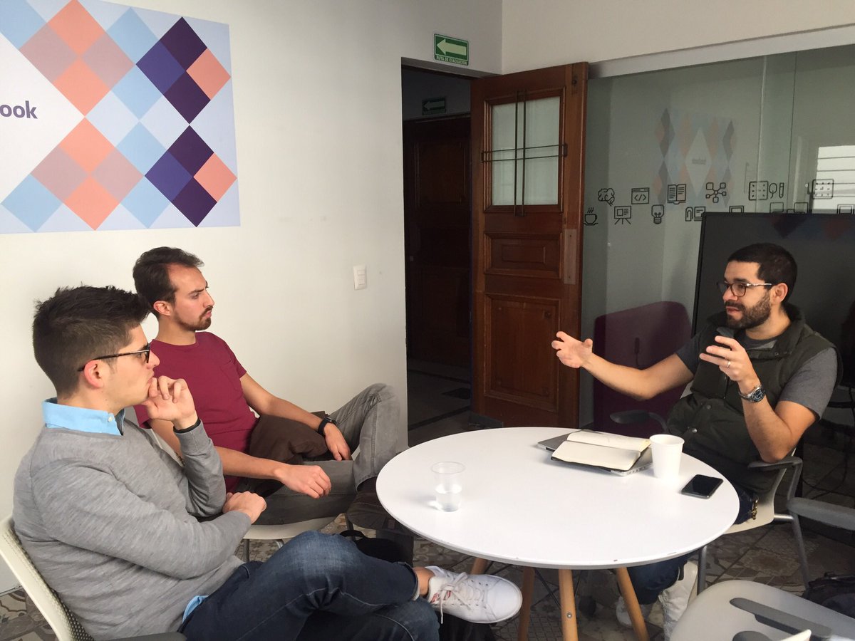 h1_copilot's tweet photo. So many curious minds today at #Facebook Office Hours, people wouldn't let go Pablo Castro back to his office at @facebook Mexico 👨💻 #TechCenterCDMX from @facebook #DigitalMarketing https://t.co/oDdGLI2P85