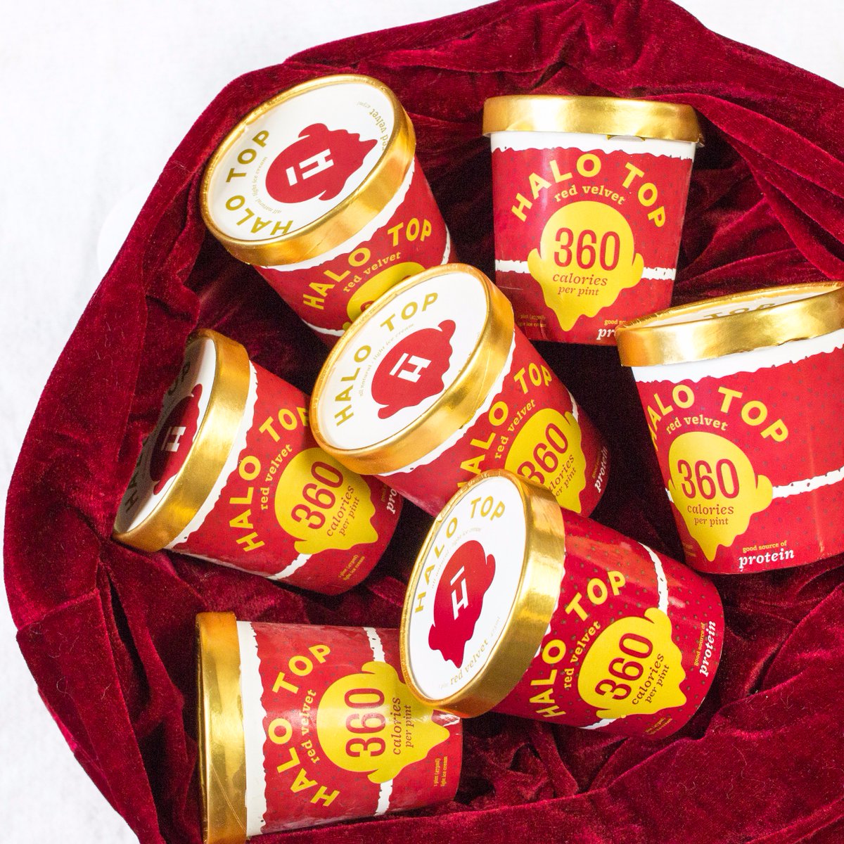 HaloTopCreamery's tweet photo. Cut from the same cloth, literally.
Enter to win 25 pints by liking this photo and tag a friend who likes red. One winner will be announced on 12/8. U.S. residents only. https://t.co/ijFDHe5MoY