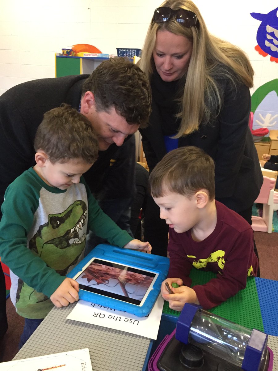 jpettykc's tweet image. Sharing with parents what the students learned.