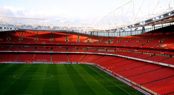 JeffTeves85's tweet photo. Live shot of the Emirates crowd. #ArsenalBATE #Europa #EuropaLeague https://t.co/2QbF6gNuRc