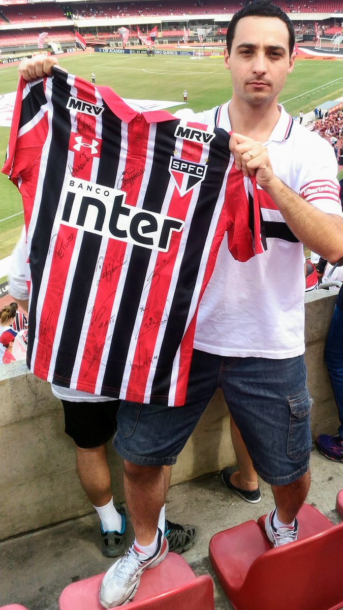 leandrocalux's tweet photo. Valeu @SPFCBancoInter, promoção #top :D
Camiseta original e autografada, por um real. Só um patrocinador fera!
Pagamento pelo #InterPag show de bola!
@Bancointer #camiseta #SPFC #saopaulofc #Tricolor https://t.co/yGxWY6LzEf