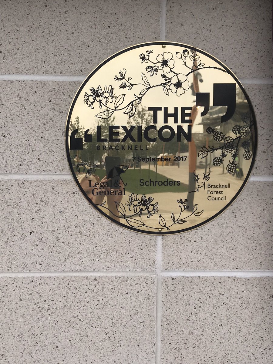 SarahCollicott's tweet photo. @The_Lexicon @ #RevoGolds  Great success +major contribution of amazing artworks by @kerryannelemon https://t.co/SqSaA14FI6