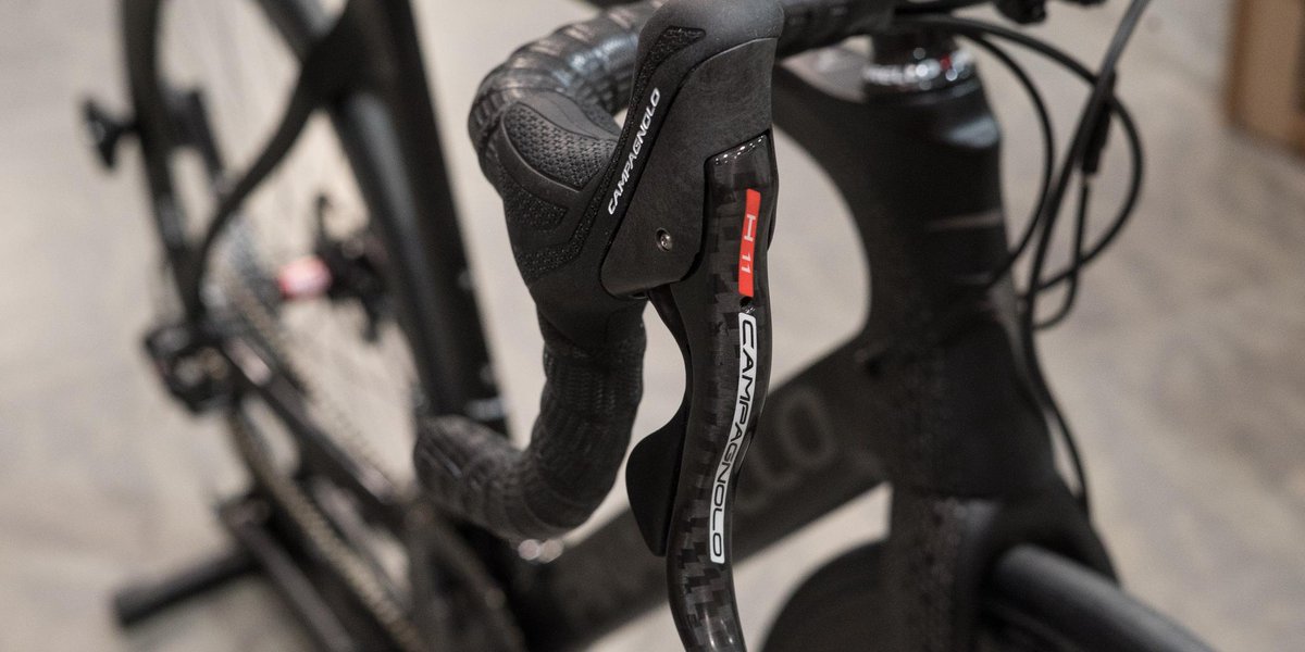 CompCyclist's tweet photo. Viva l'Italia! This week we bring you a @pinarello F10 Disk, built with @campagnolosrl Super Record H11, and @envecomposites 4.5 AR Disc wheels as our #ccbikeoftheweek. What do you think? Would you change anything? https://t.co/qzAotuJmwb