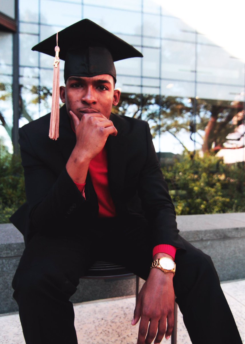 LightShotIt's tweet image. Grad pics for @Gforgent  🛩 #pvamu17