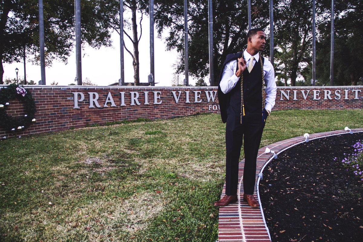 LightShotIt's tweet image. Grad pics for @Gforgent  🛩 #pvamu17