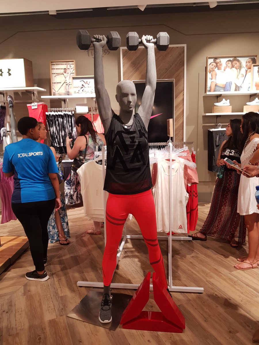 Mannequins that lift 💪🏽Checking out the new <a href="/TotalsportsSA/">Totalsports</a> women's store at Canal Walk in Cape Town. #totalsportswomen