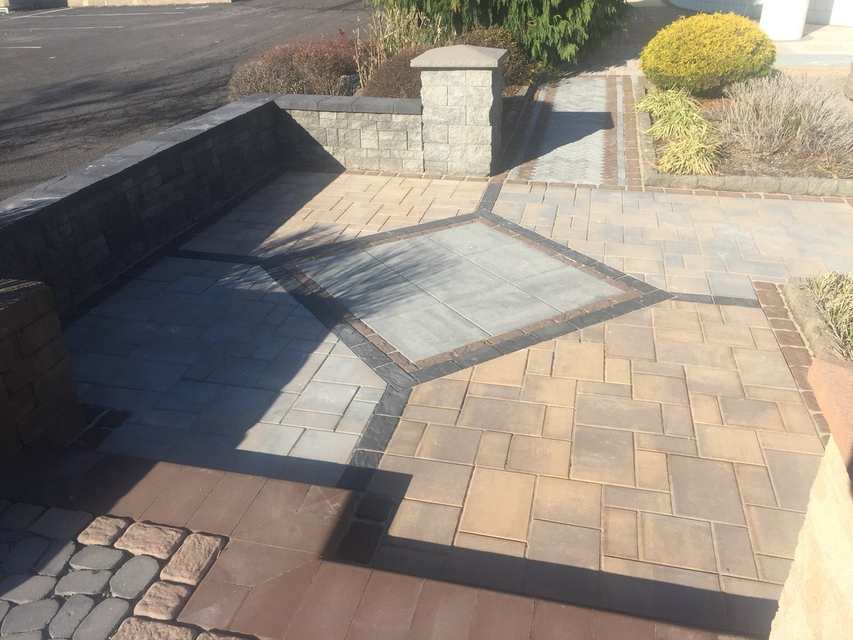 LandisBlock's tweet photo. Little upgrade to our displays #jawsdropping @CambridgePavers https://t.co/2AFxl40hb6