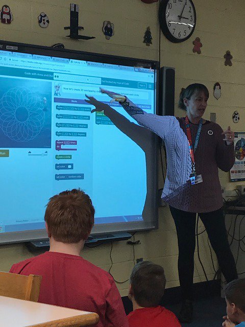 CiTiEdTech's tweet image. #MinettoElementary students are starting #HourOfCode2017 with Block Coding &amp;amp; Cubelets. #OswegoCSD