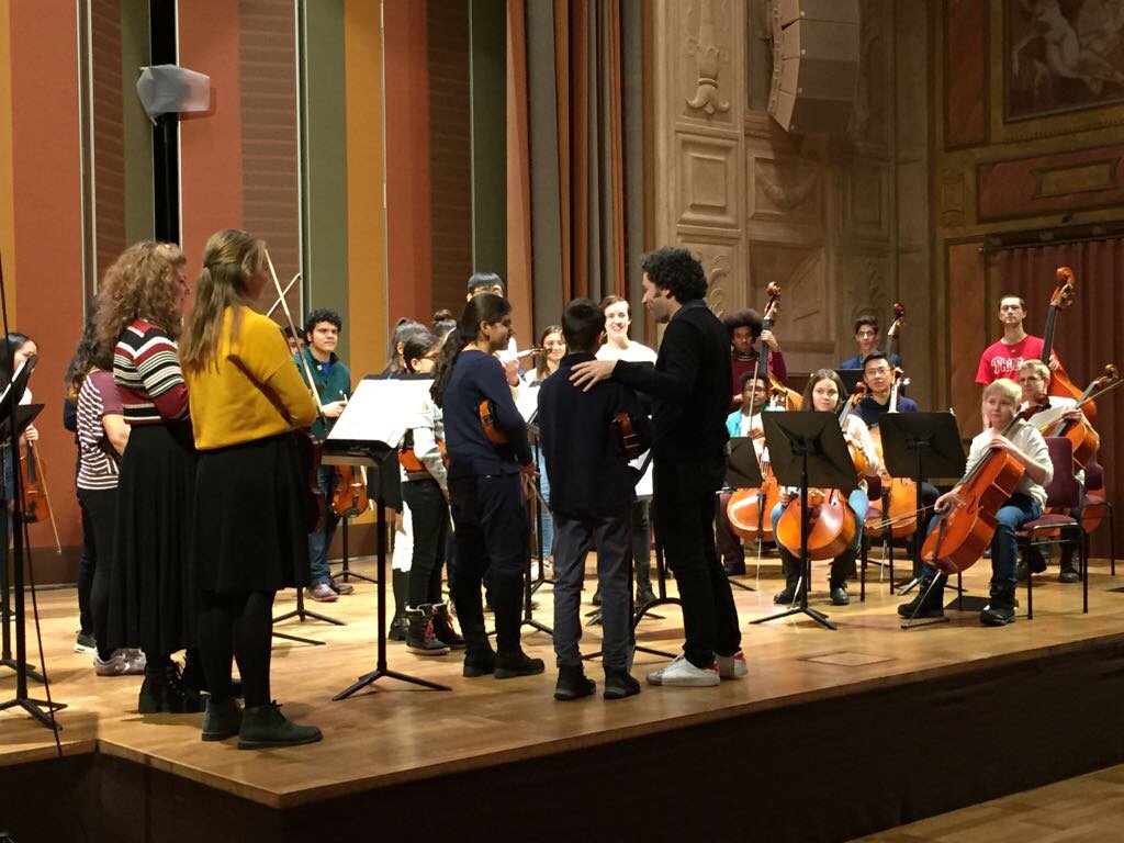 GustavoDudamel's tweet photo. A través de visión #ElSistema, millones han encontrado autoexpresión en música. Placer trabajar c/ jóvenes de #OrquestadelFuturo, reunidos de programas Sistema de todo mundo, &amp; #ElSistemaSuecia @NobelPrize. Mira concierto @medicitv https://t.co/47qCeI2hbe #NobelPrizeConcert2017 https://t.co/cl8PR4IO4d
