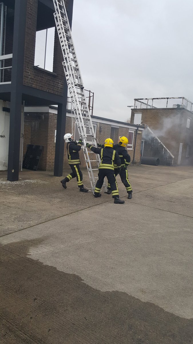 DWFRSTomBrolan's tweet photo. @SalisburyFire1 Blue watch succefully completing station audit @DWFireRescue #OneTeam https://t.co/yhwEZrYkhb