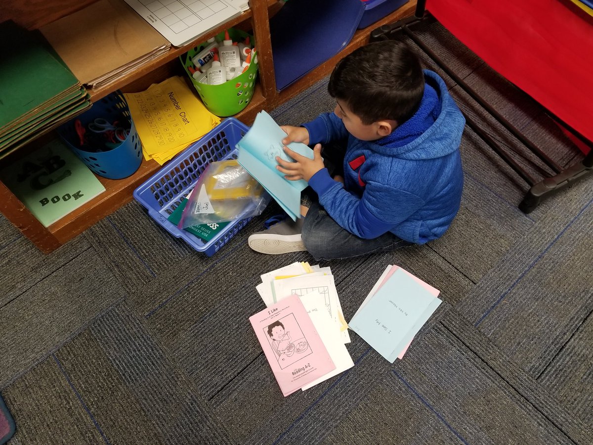 JewelBarrett100's tweet photo. Covering a class.  I love how this kinder teacher is building reading stamina with her students.  Nine minutes!
#grittyvikings 
#teambcsd 
@ErickBruin https://t.co/B4dbjuc6M5