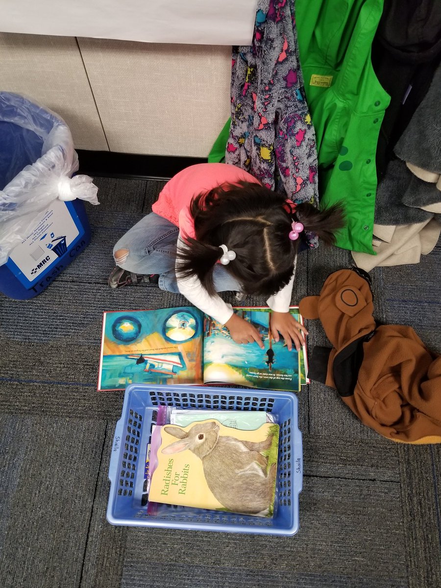 JewelBarrett100's tweet photo. Covering a class.  I love how this kinder teacher is building reading stamina with her students.  Nine minutes!
#grittyvikings 
#teambcsd 
@ErickBruin https://t.co/B4dbjuc6M5