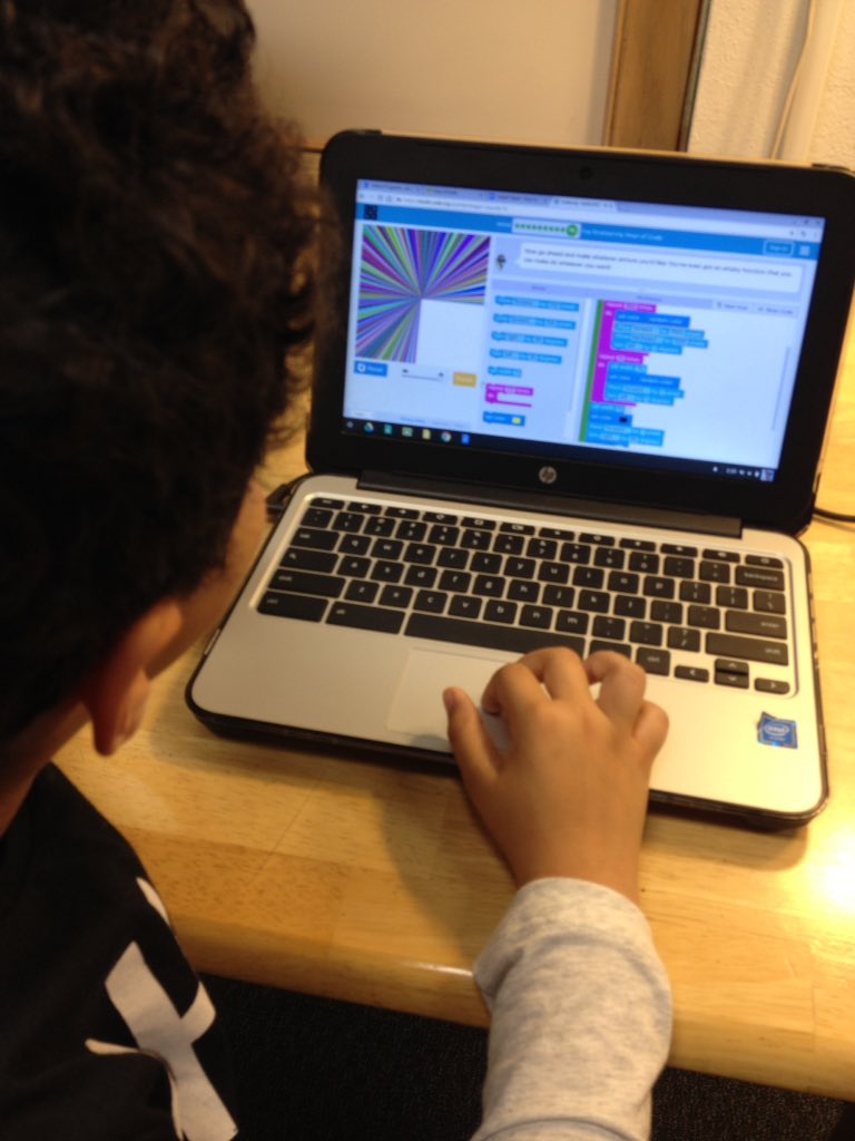 Csdmryan's tweet photo. Creating an art design by coding! #hourofcode #CenterSD https://t.co/hr7tVsh197