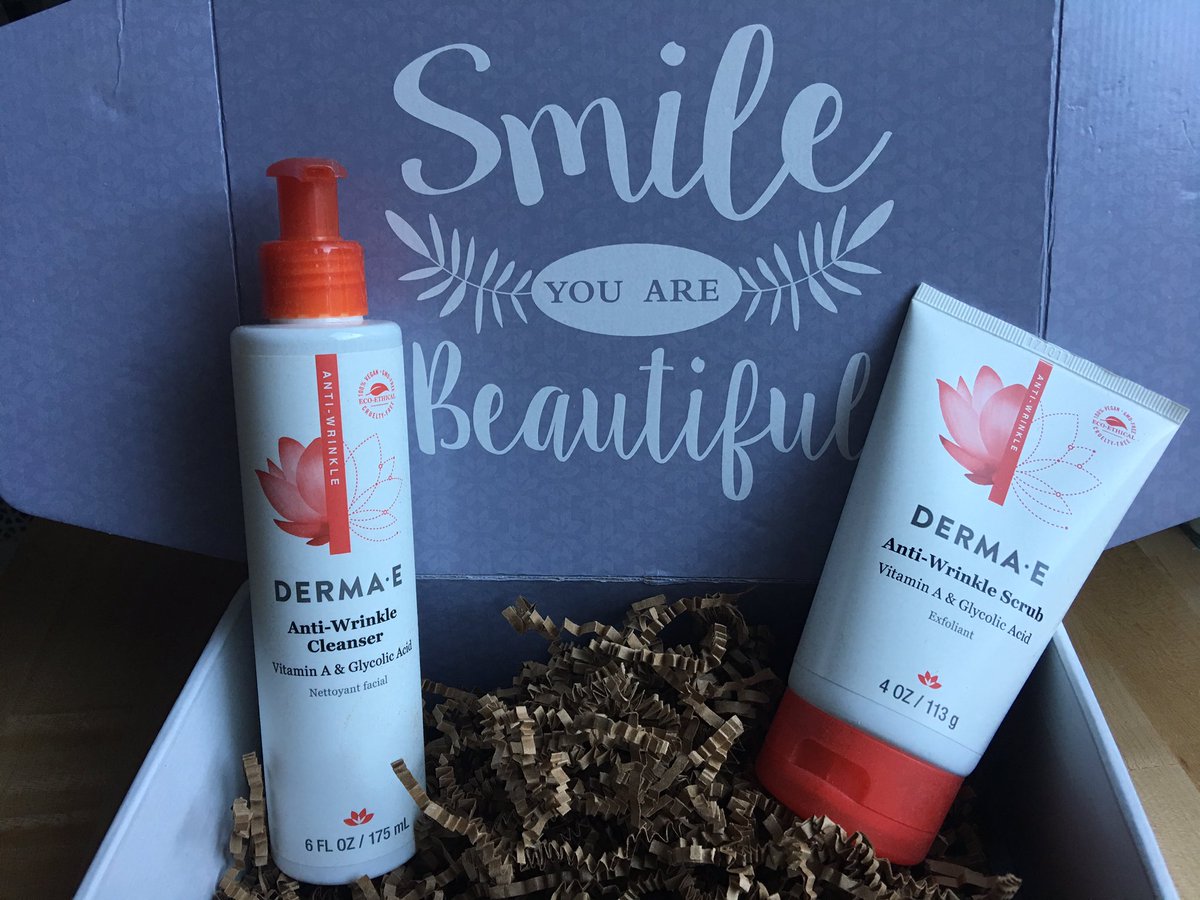 ThriftyJinxy's tweet photo. The latest from @derma_e! Anti-wrinkle scrub and cleanser. #dermae #skincare #beauty #DermaEPartner https://t.co/PbmlNY3BzL