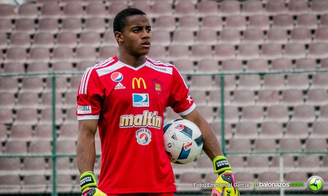 Balonazos's tweet photo. #FutVe Wuilker Faríñez nominado a “Mejor Arquero de América” (entra y vota) https://t.co/gdGoOSyFmO   #Balonazos https://t.co/g51RBecZWQ