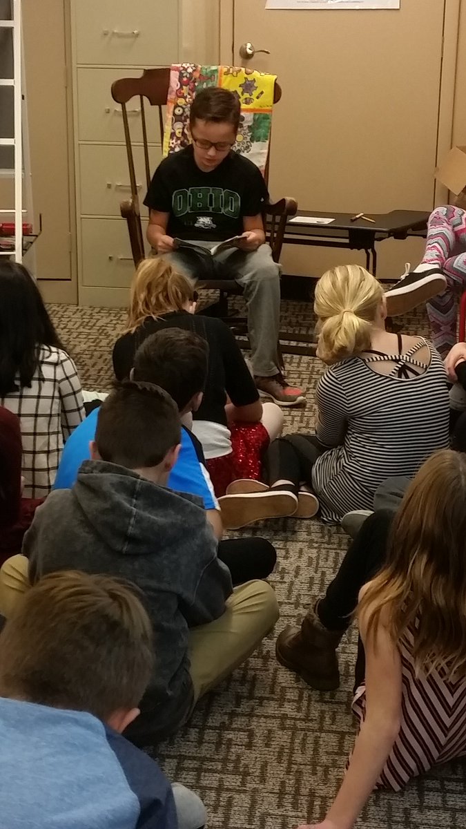 JulieNiebauer's tweet image. When you lose your voice, you sit on the rug with the kids and listen to them read!  #itsworthit