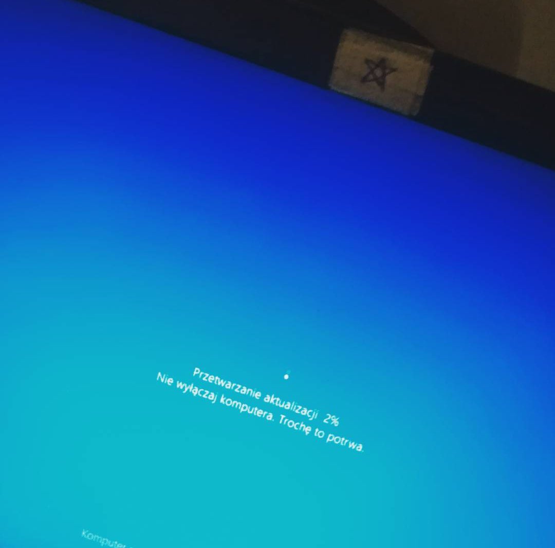 OwcyBlog's tweet image. Przyjdę po pracy do domu, nadrobię The Runaways i Riverdale. Taki chuj. Półtorej godziny później.