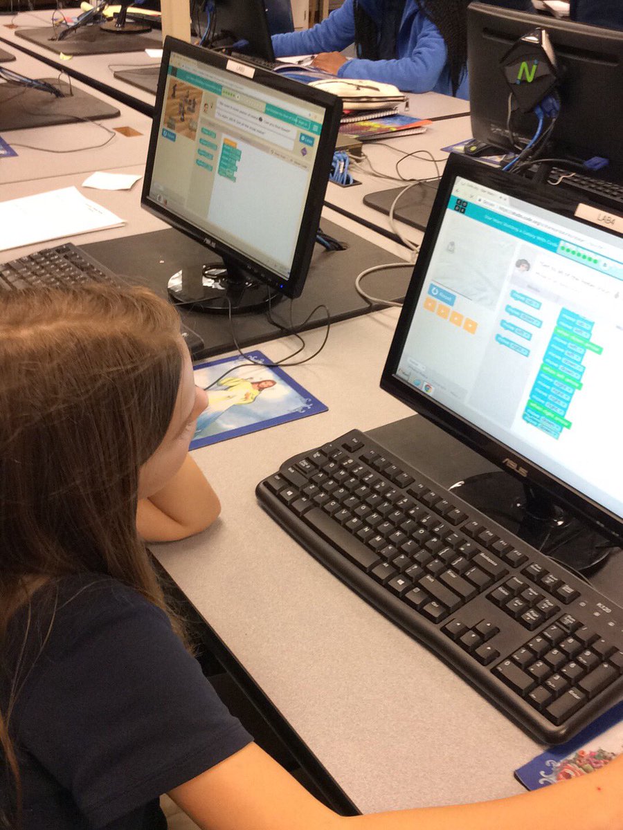 TweetMeego's tweet photo. @codeorg @hourofcode #CSWeek2017photos #GirlsWhoCode #kidscancode It’s been a phenomenal week!  @gotynker #Starwars https://t.co/bxBhq1l7OB