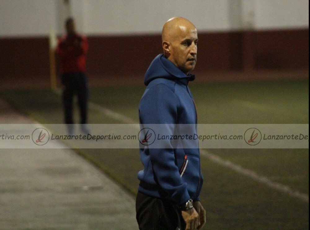 LanzaroteDeport's tweet photo. #Tercera1718 | José Labrador será el entrenador del @HariaCf , sustituyendo a José Manuel Morant que fue destituido en la noche de ayer. https://t.co/9oI0L3Mpww