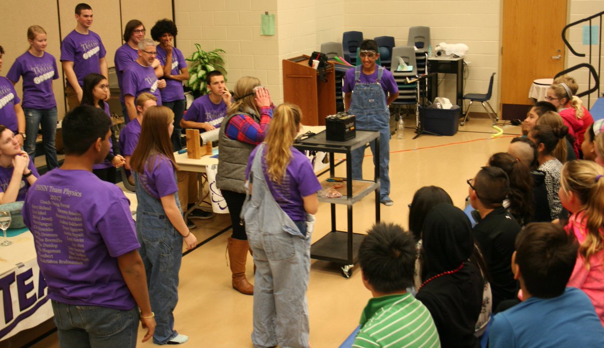 PickPhysics's tweet photo. A really great day at Harmon Middle School. Thanks to @SchoolboyMoore for welcoming us so warmly and for your enthusiastic students and staff! #blessed to have such great students at Harmon and Pick North! @Pnteamphysics @PLSD @mr_ulbrich https://t.co/lk01Eol4Vd