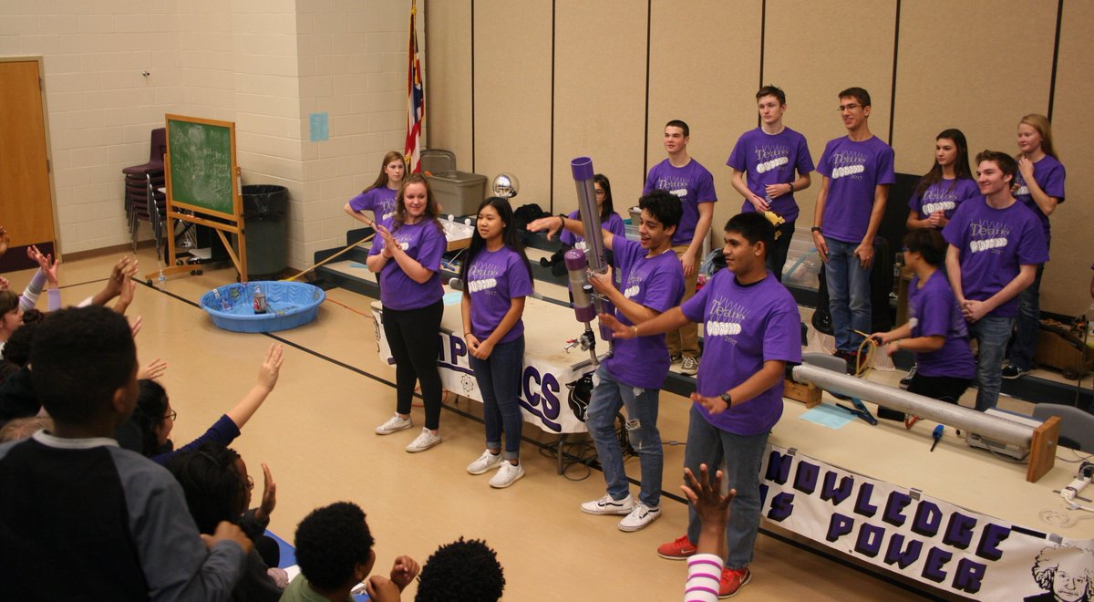 PickPhysics's tweet photo. A really great day at Harmon Middle School. Thanks to @SchoolboyMoore for welcoming us so warmly and for your enthusiastic students and staff! #blessed to have such great students at Harmon and Pick North! @Pnteamphysics @PLSD @mr_ulbrich https://t.co/lk01Eol4Vd