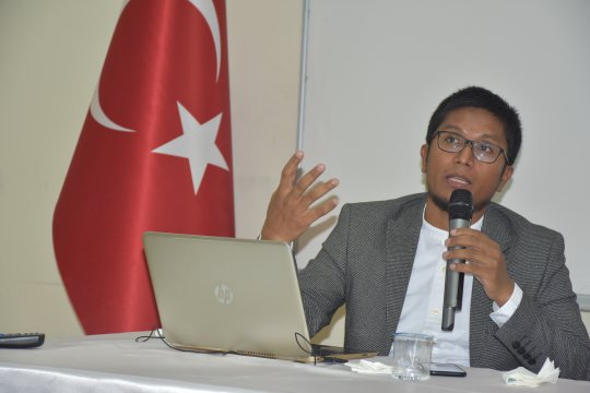 HoqueAid's tweet photo. Dr. #HLA #KYAW, Honorable Chairman, The #European #Rohingya #Council and #Honorary #Advisory addressing his speech regarding Rohingya Crisis in #Ankara.  

#Yardım ve #Avrupa #Rohingya #Konseyi (ERC) #Başkanı Dr. #Hla #Kyaw arakandakı sıkıntı hakkında Ankara`da konuşma yaptı. https://t.co/zkfcXM9F78