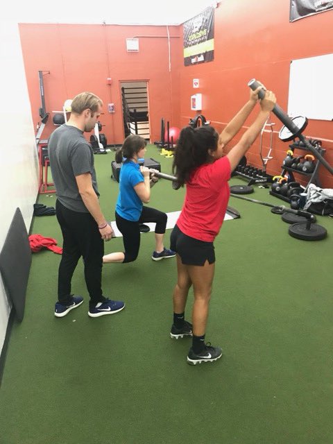 DCVault's tweet image. The LVL-I/II group working hard to get extra conditioning in at their EP training session in Bethesda! #EP #ExplosivePerformance #DCVault @sportandhealth @TrainExplosive