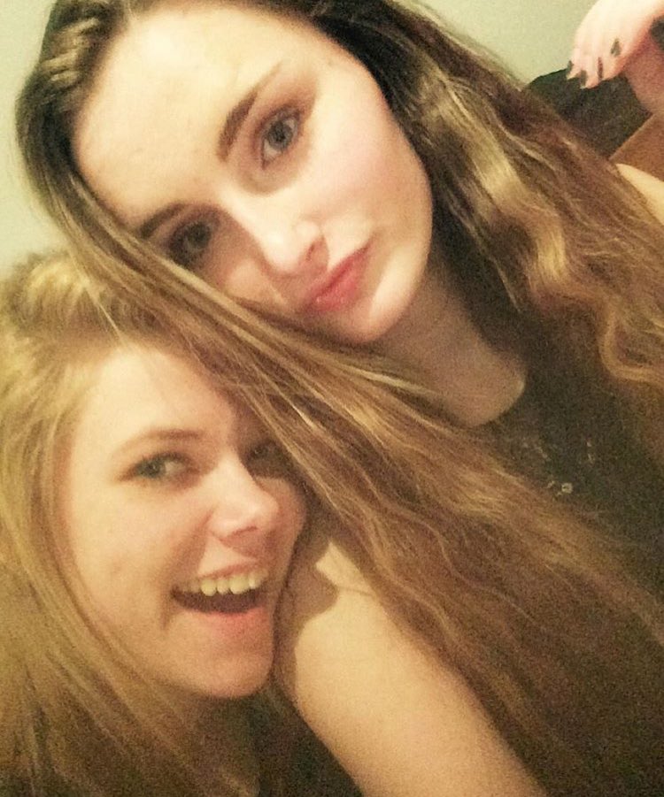 alexgalloway00's tweet photo. Happy 18th birthday to the sweetest person ever. Hope your day is more lit than the trap house days. Miss you!π #riptraphouse https://t.co/OLAAVCwKHw