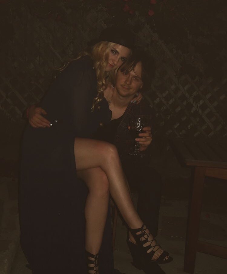 allofR5's tweet photo. ✨what a couple✨ https://t.co/rFaJyI6Noj