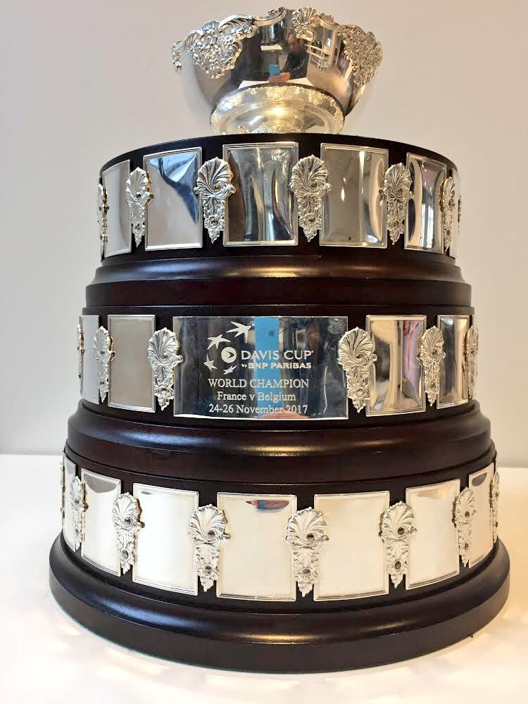 lecoqsportif's tweet photo. Regardez qui est venu nous voir aujourd’hui ? 😁🇫🇷🏆 #LCSTennis https://t.co/i0PnK9I4S6