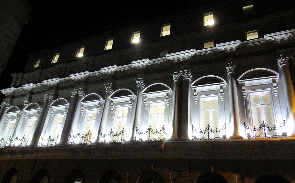 GeraintJennings's tweet photo. Lighting makes @StHelierJsy historic &amp; modern look magical during La Fête dé Noué https://t.co/leOxlJLWeH