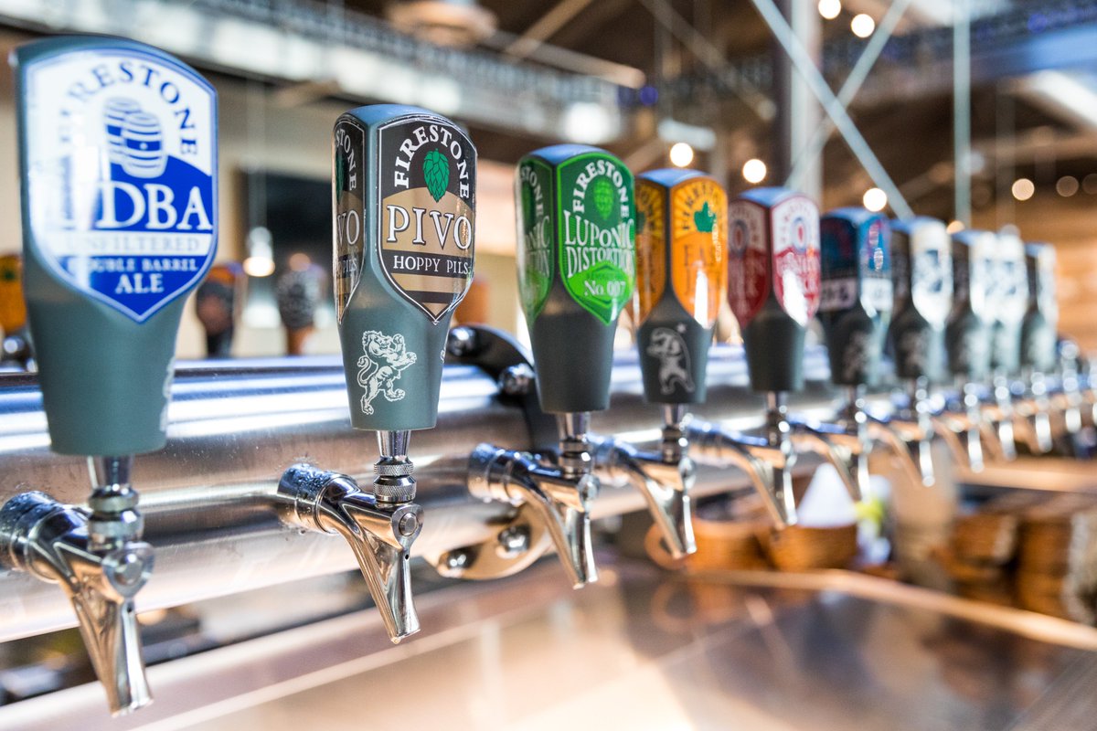 FirestoneWalker's tweet photo. No wrong decisions here. Time to throw one back... #tbt #throwbackthursday https://t.co/Vucrk68qcZ