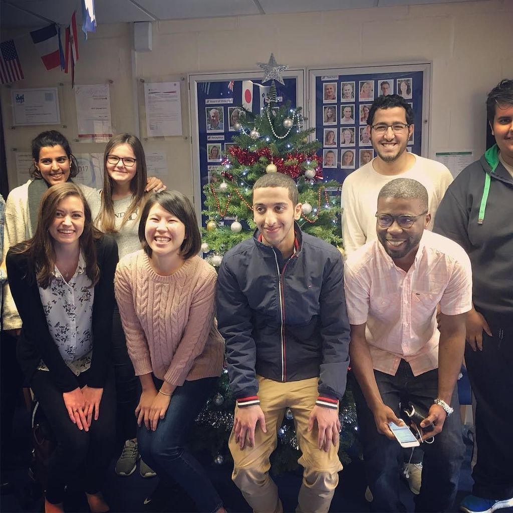 BEET_1979's tweet photo. π#christmastree #lovebeet #studyabroad #friendship #studybournemouth https://t.co/GidsYBij4G https://t.co/l1q0aTggMq