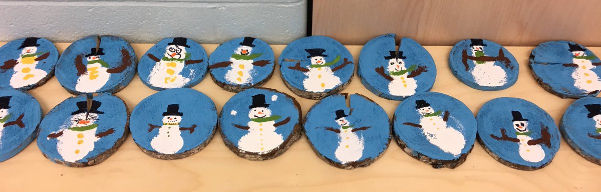 ARoseKINDER1's tweet photo. Homemade painted ornaments! #paintedwood #keepsake #kinderartist @NLESDCA @StTeresasSchoo1 https://t.co/VvxviJnO6i
