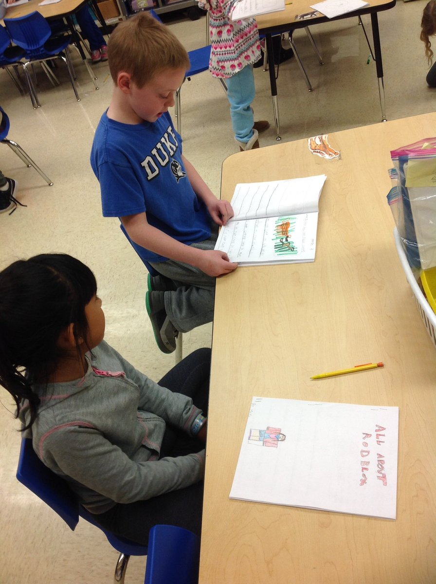 MoodyGrKG's tweet photo. In writing workshop, we read our nonfiction writing with our partners. Writers enjoyed giving feedback and helping each other strengthen their writing! #Irving97 #D97 #OakPark97 #writingworkshop https://t.co/7FlDAPkvx9