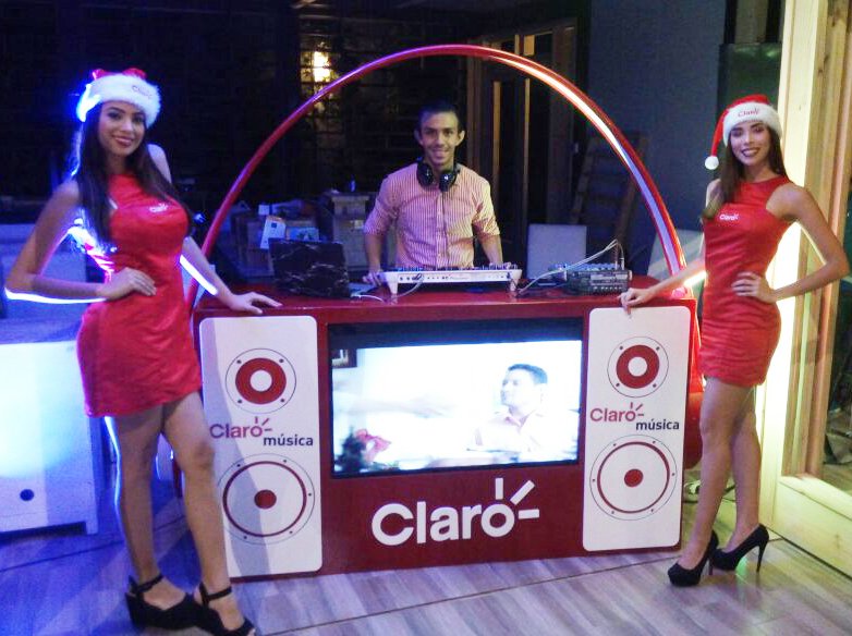 Te ofrecemos un evento memorable, donde tus asistentes vivan una experiencia alterna que complemente al escuchar una buena música, perfecta ambientación para interactuar con el target y favorecer la recordación de tu marca. #focusteam #eventmarketing #btl #navidad #promoting