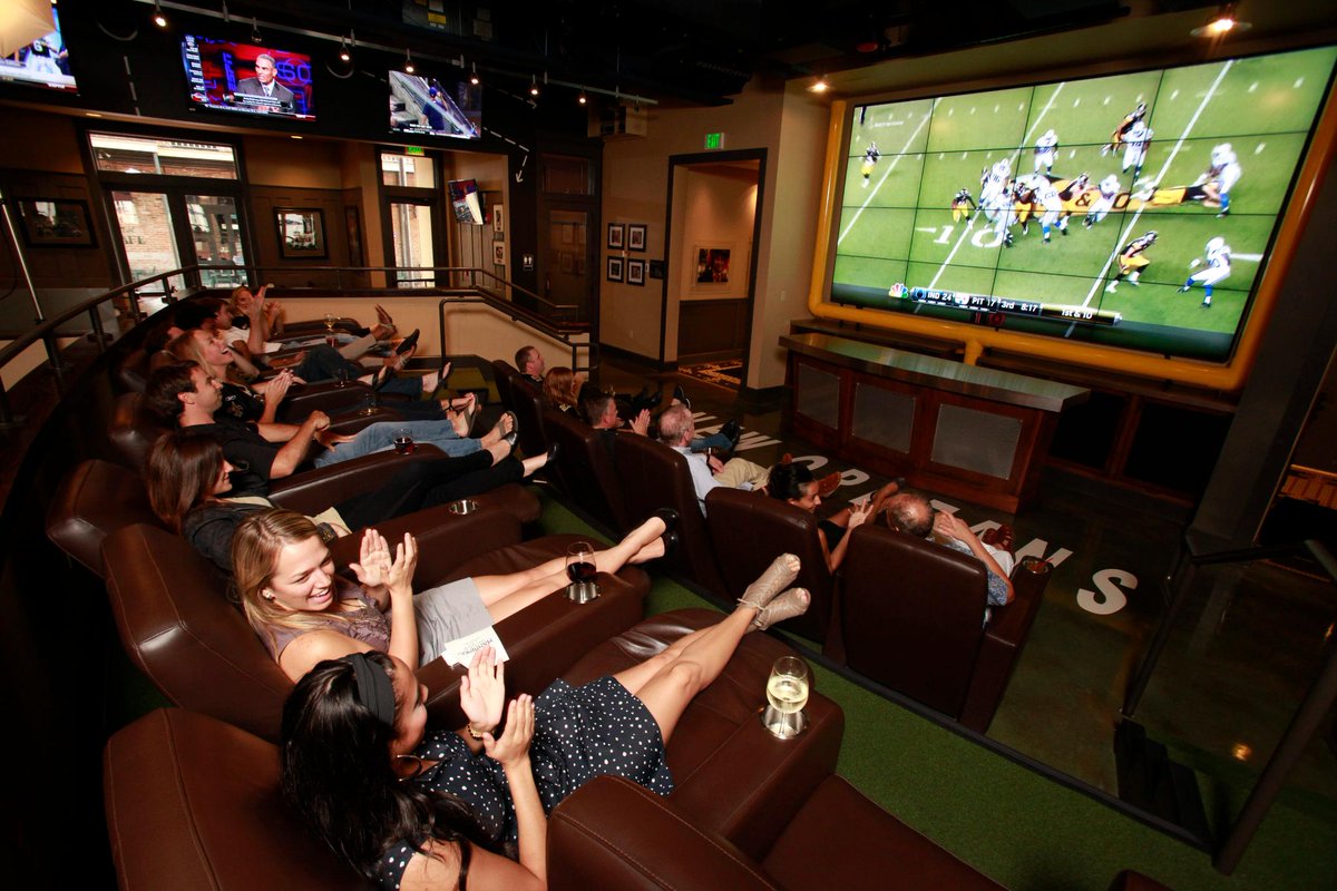 CaesarsNOLA's tweet photo. A rivalry like New Orleans vs Atlanta shouldn't just be watched on any screen. We've got all the big screens you need for tonight's match-up @ManningsNOLA ,#HooDoo, @MasqueradeNOLA and #signaturebar. #NOvsATL #BlackandGold #rivalry #nola #thursdaynightfootball #football https://t.co/oIxVqJBdn2