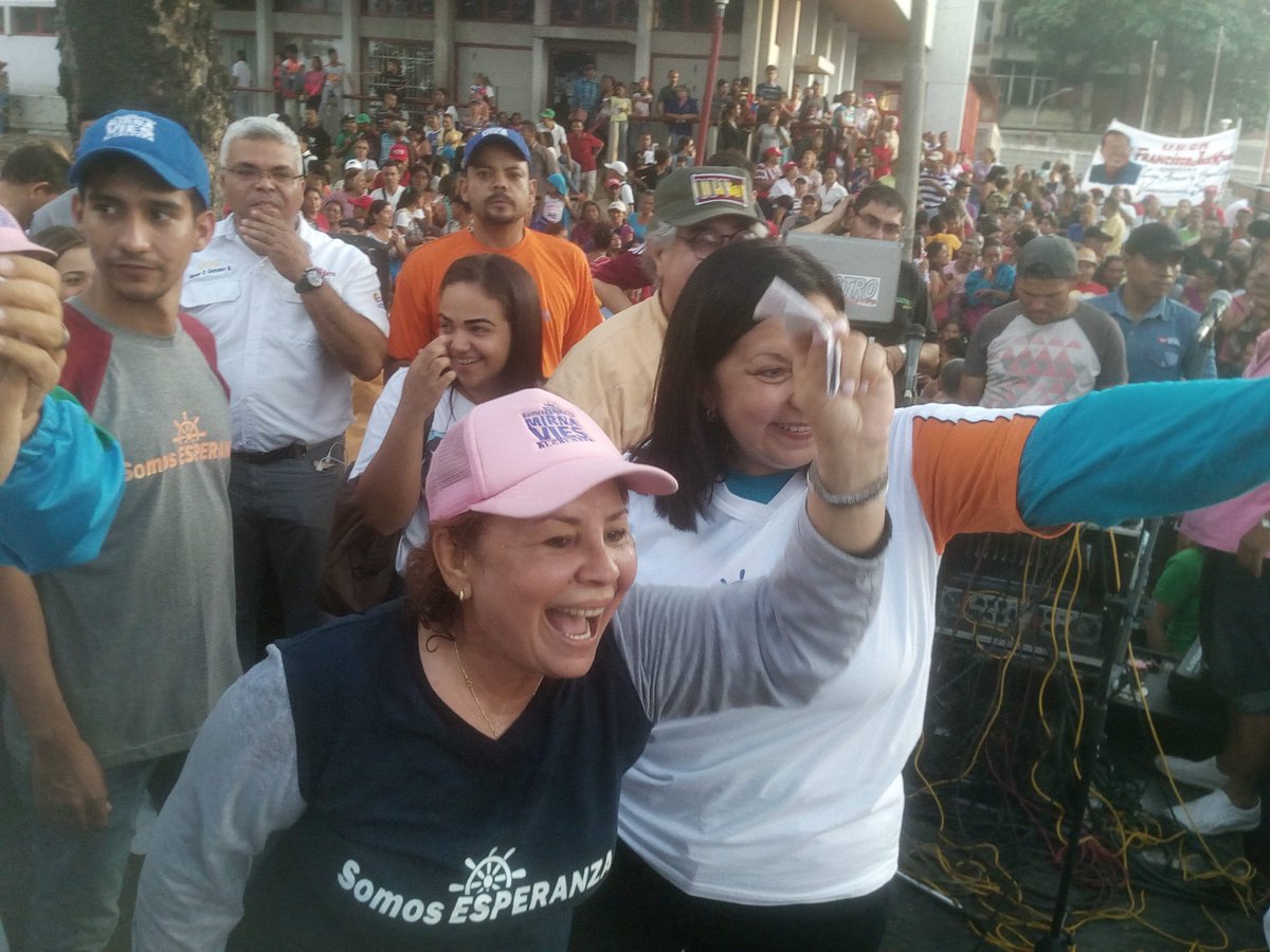 MirnaT_Vies's tweet photo. Gracias pueblo de Palavecino, gracias por tanto amor ¡Cuenten Conmigo! Juntos y juntas recuperaremos Palavecino!!! https://t.co/jJj6h3ut3Q