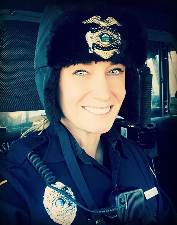 Lincoln_Police's tweet photo. This goofy hat is the ONLY reason I look forward to our winter uniforms! โ๏ธ๐จ๐จ #GirlCop #ColdCop #GoofyHat #WinterIsHere via @LPDOfcMeade https://t.co/vp9ydbj9Pa