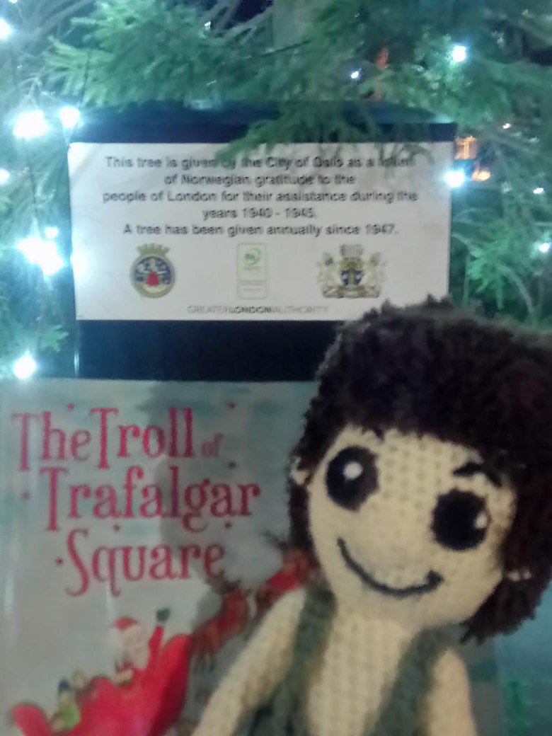 stupendousbooks's tweet photo. @TrafalgarsTree @WaterstonesTraf lovely to see the Norwegian Christmas tree again! Time to look for #TheTrollofTrafalgarSquare #friendship #Oslo #London #Anfred #Hudson https://t.co/hzSl3MIPT1