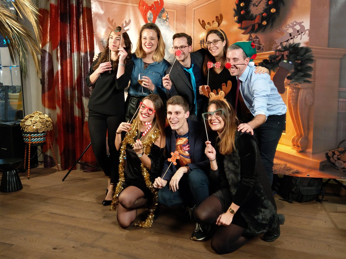 SxbGG's tweet image. Un grand merci à la Team @RPGrandEst pour cette soirée #PullMocheNoëlStrasbourg 😅🎅🎄 c'était géant ! Vraiment.
Trop content d'avoir remporté le gros lot, THE enceinte Bose 😍, joyeuses fêtes les copains !