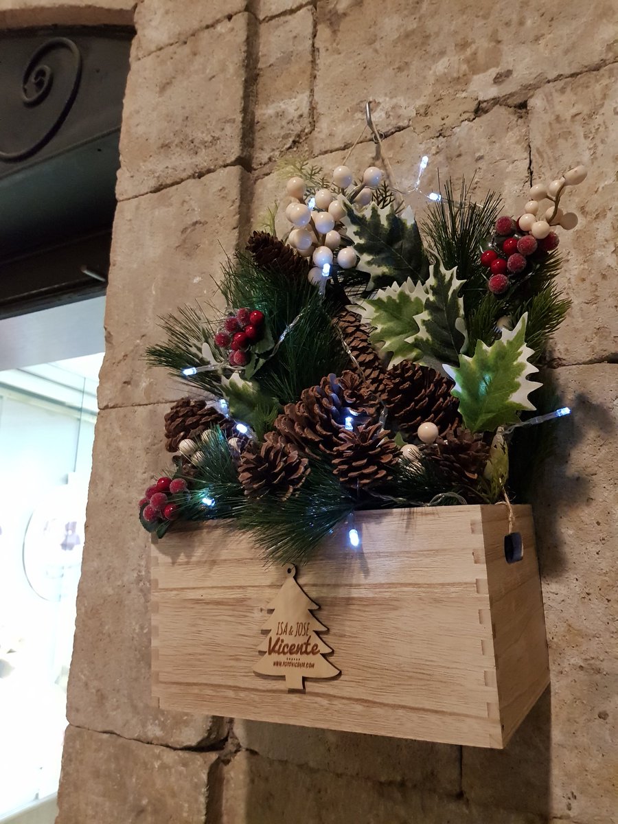 guiacrodrigo's tweet photo. Detalles que la #Navidad ha traido a #CiudadRodrigo .
Vente a disfrutarlos este puente!!
#visitasguiadas #guidedtours #viveciudadrodrigo #cylesvida #visitSpain https://t.co/ff9l7jEDqw