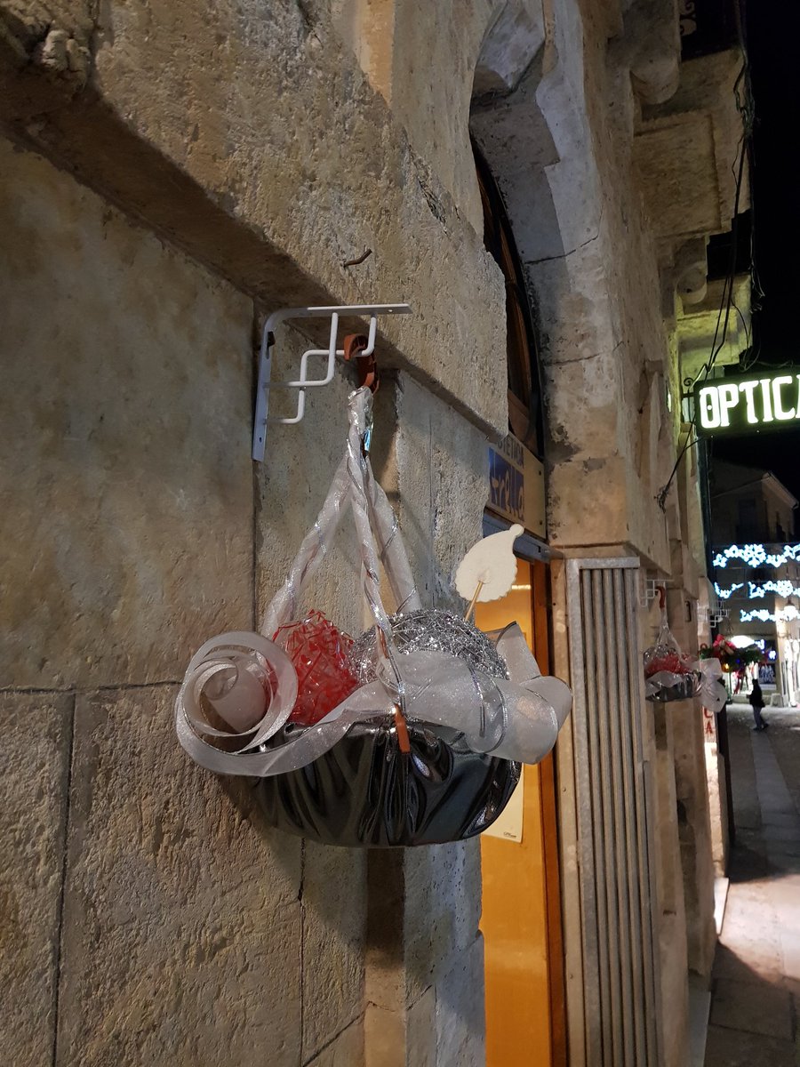 guiacrodrigo's tweet photo. Detalles que la #Navidad ha traido a #CiudadRodrigo .
Vente a disfrutarlos este puente!!
#visitasguiadas #guidedtours #viveciudadrodrigo #cylesvida #visitSpain https://t.co/ff9l7jEDqw