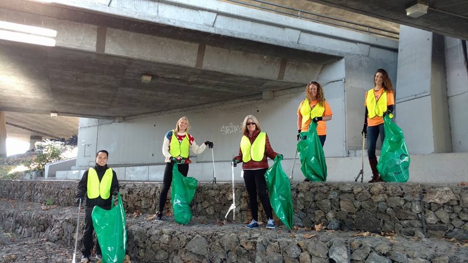 XactlyOne's tweet photo. The section of the Guadalupe River in front of our San Jose office is cleaner thanks to the 20 Xactlian Volunteers who cleared 40 bags of trash weighing 1 ton! Great job everyone! #XactlyOne https://t.co/KuPK2gSZ1S